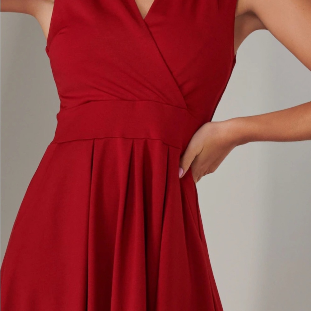 Red Sleeveless Pleated Dress